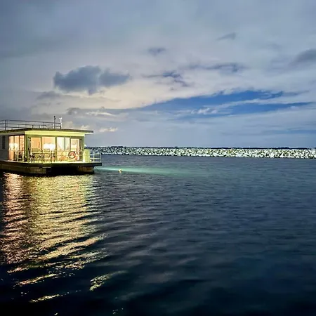 Hausboot In - Floating 44 Boot 8 بولتينهاجين