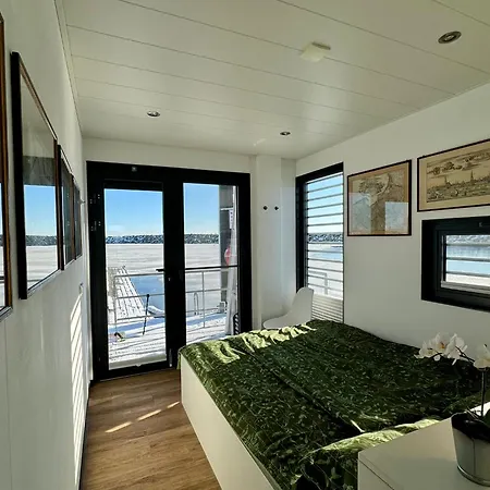 Hausboot In - Floating 44 Boot 8 * بولتينهاجين