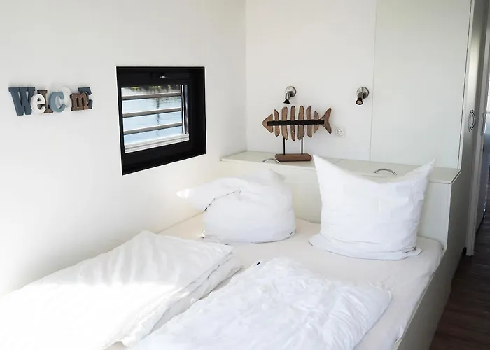 Hausboot In - Floating 44 Boot 8 Дом отдыха Больтенхаген